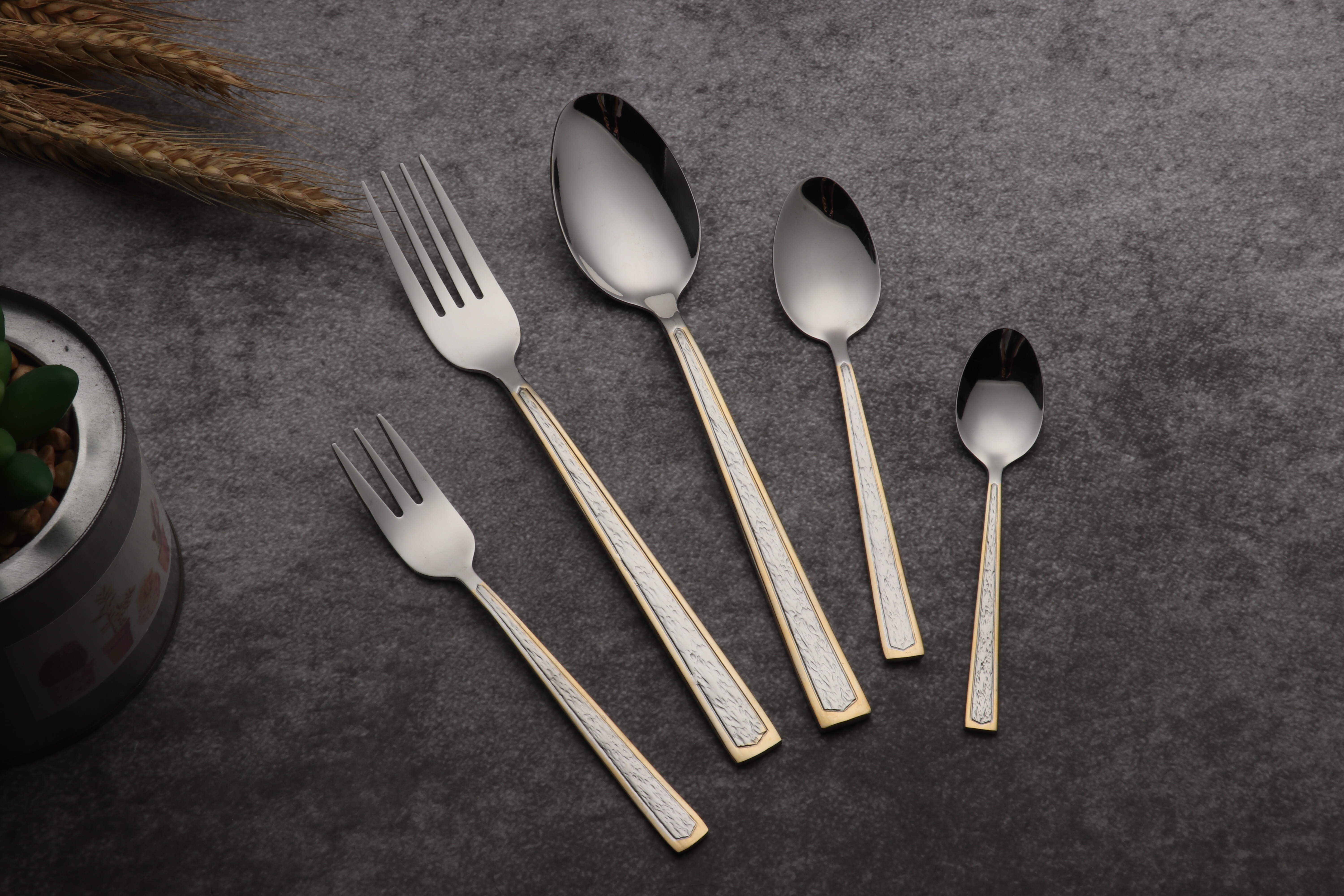 Broken stone tableware details Picture