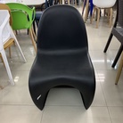 造型独特S型弯形椅