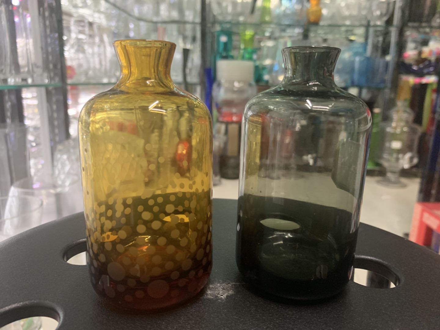 Exquisite small perfume bottle glass