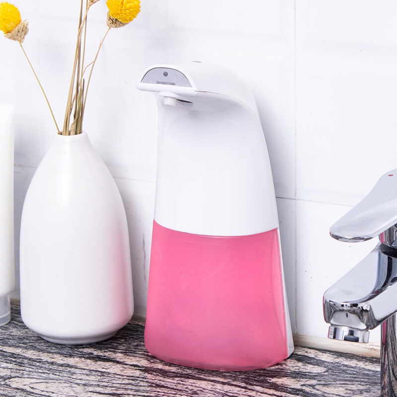 酒店家庭卫生间浴室洗手皂液器白底实物图