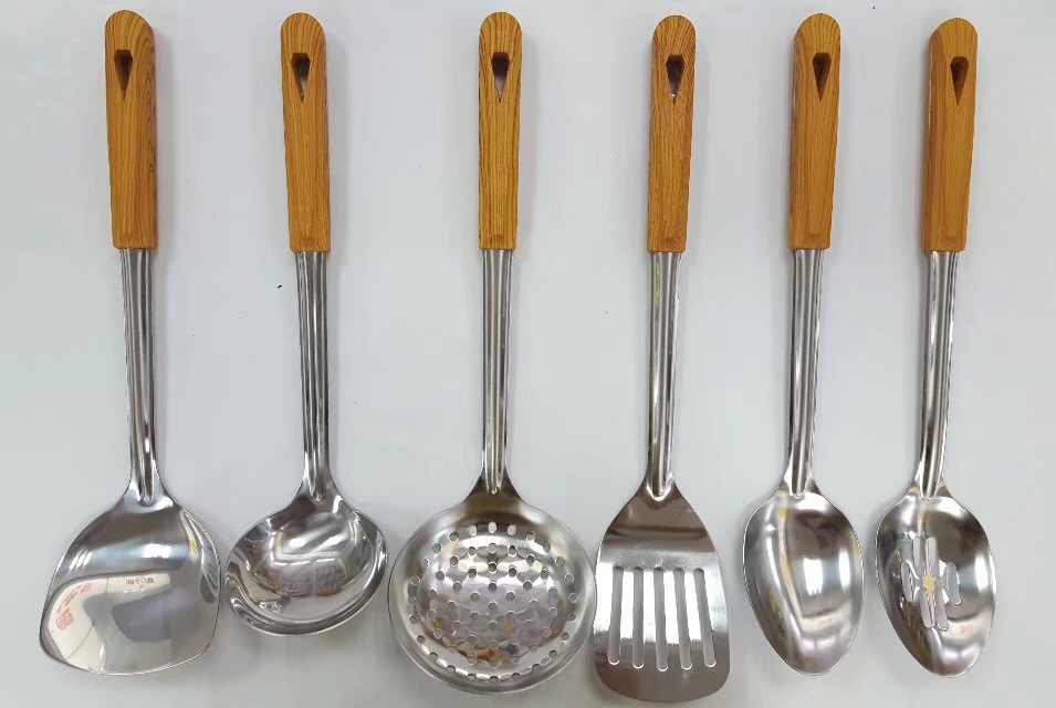 Kitchenware with imitation wooden handle thumbnail