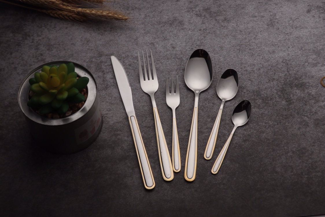 Coil cutlery set thumbnail