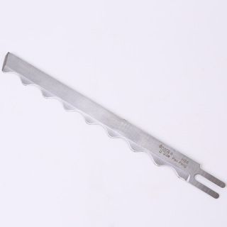 Factory direct sales of Panfeng's various sizes suitable for fabric cutting machines, automatic scissors, electric shears, steel straight knives, wave knives and blades Item Picture