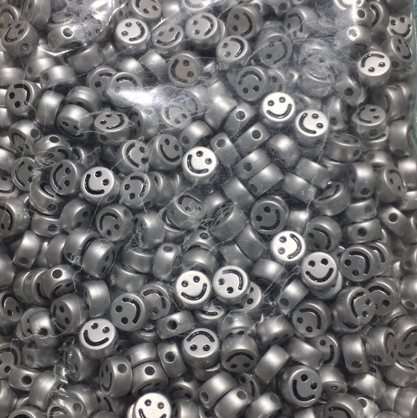 Hand painting oil smiling face 10mm