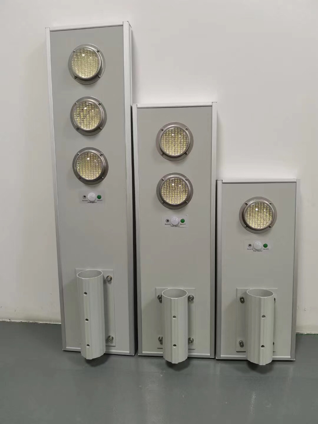 Solar-powered aluminum integrated street lamp Specification image