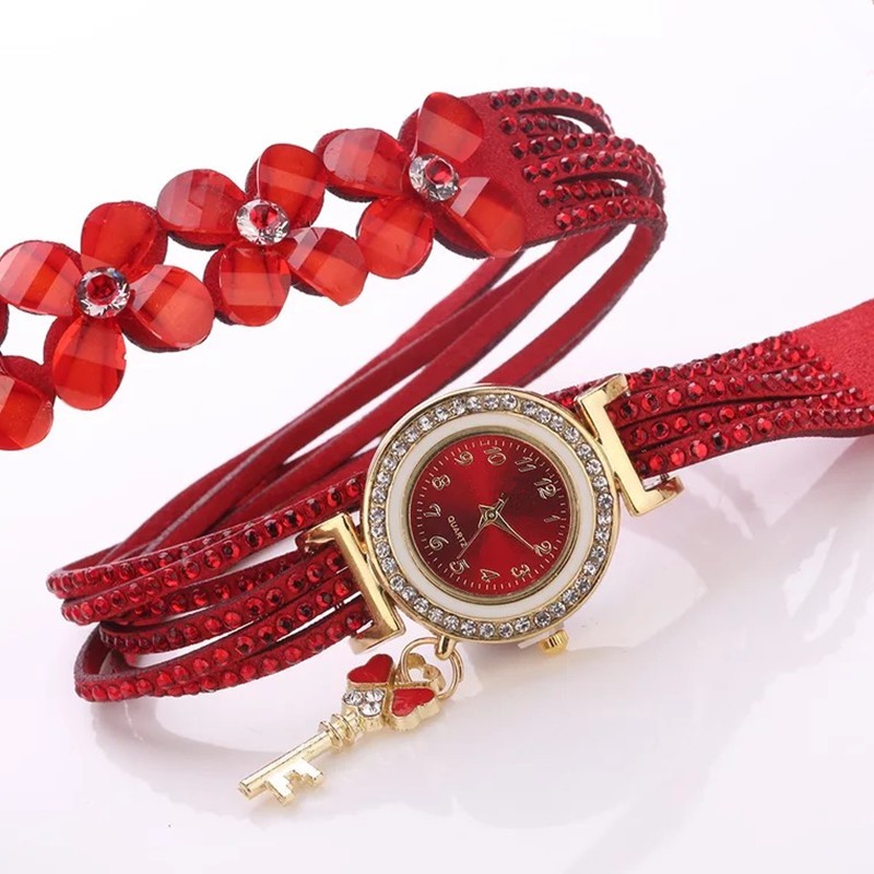 The new Amazon AliExpress hot-selling watch features a long band with three laps of water diamonds and is a fashionable and decorated women's watch detail image 8