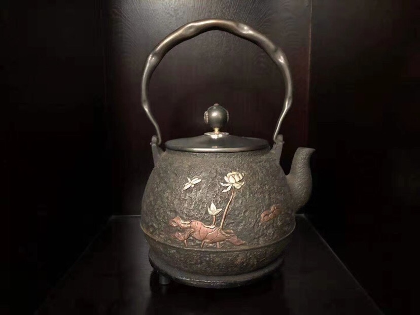 Set With Custom Old Iron Pot Enamel Tea Set High-End Gift Box Set Copper Cover Copper Handle Cast Iron Teapot Health Pot Japanese Iron Pot Application Scenario