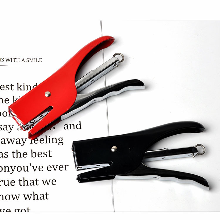 益智王0131订书机，适用于24/6针，一件96个，可定纸张20页，详情5