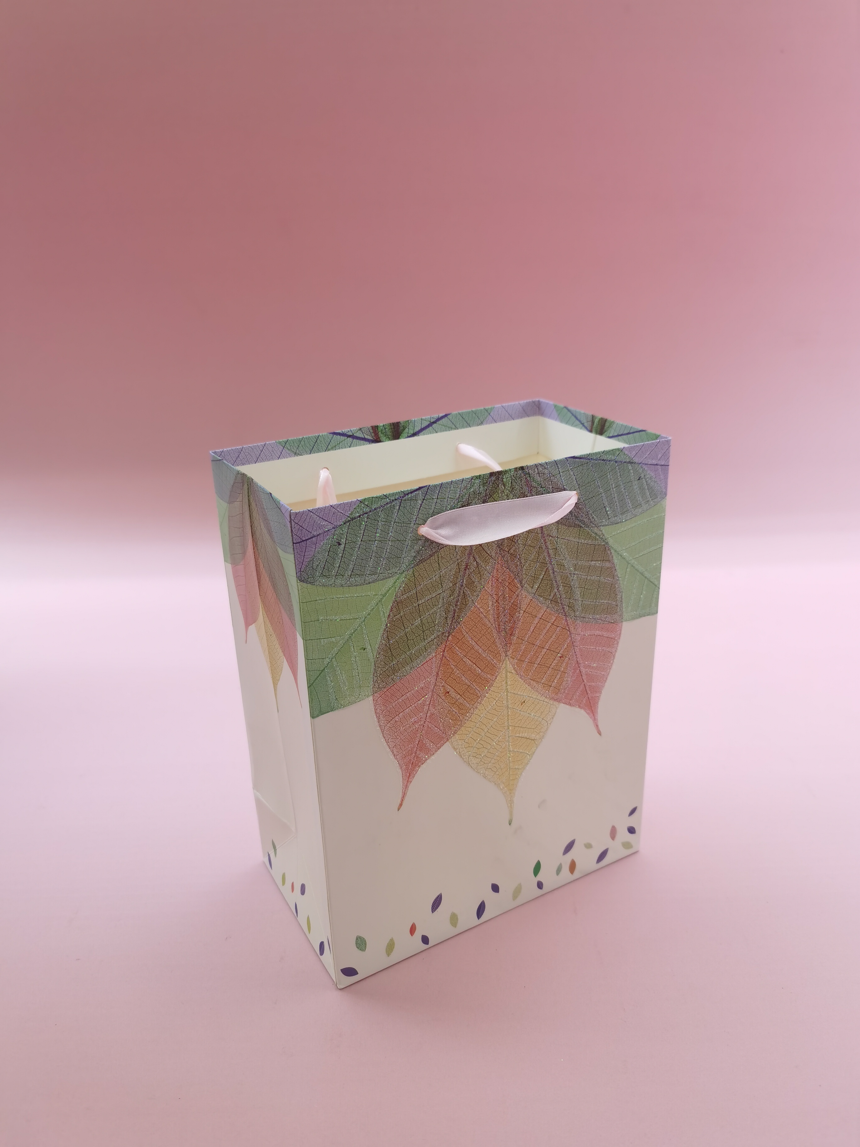 Handbags, paper bags, gift bags, packaging bags Item Picture