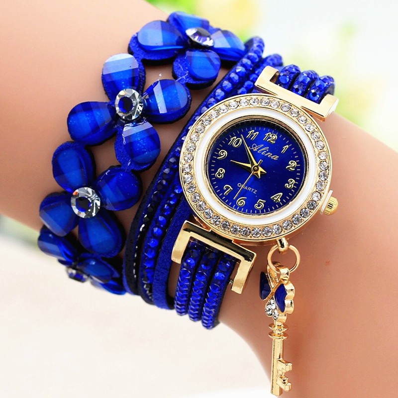 The new Amazon AliExpress hot-selling watch features a long band with three laps of water diamonds and is a fashionable and decorated women's watch detail image 4