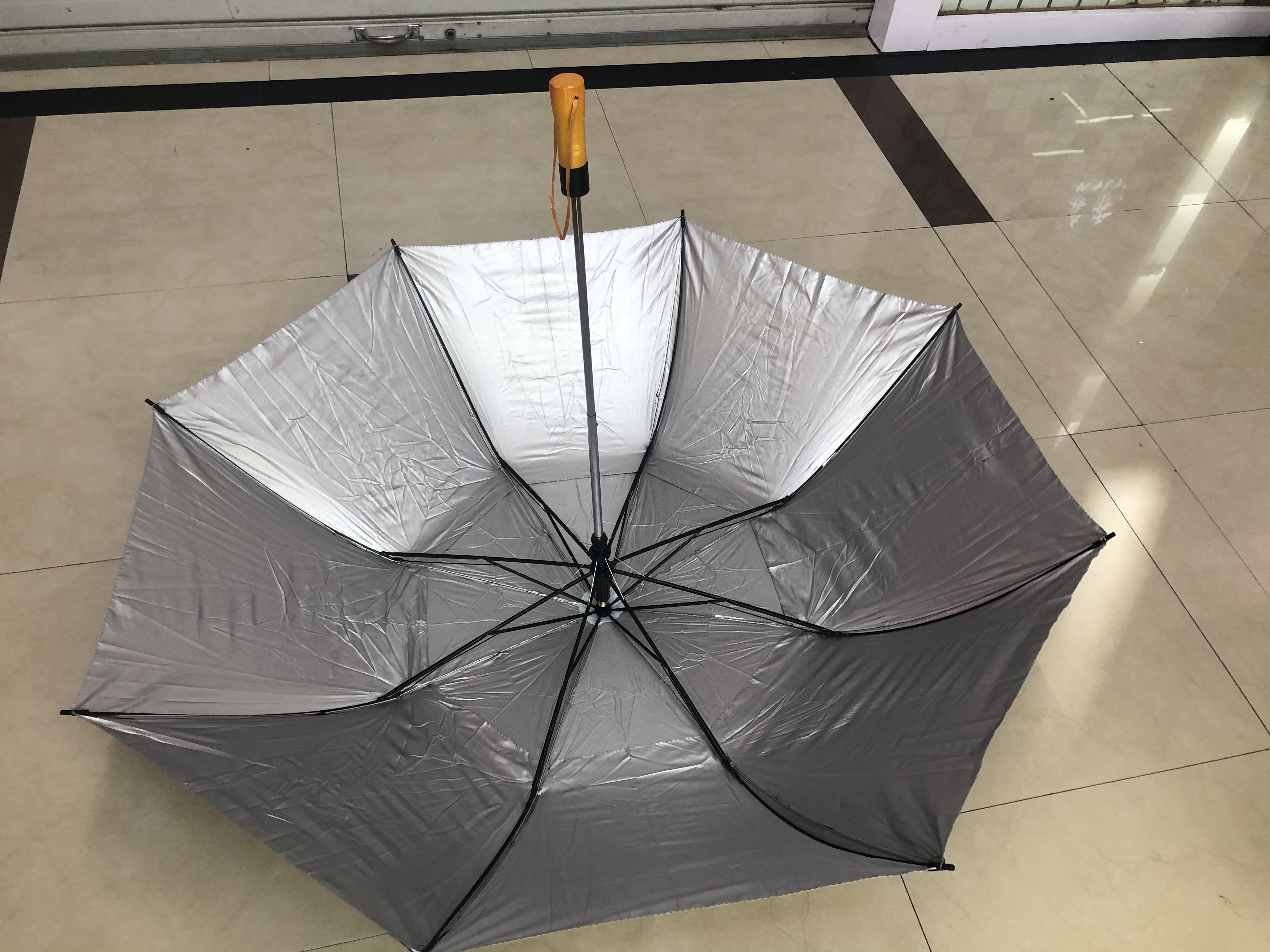 Factory custom-made 20% off golf umbrellas, export umbrellas and advertising umbrellas Item Picture