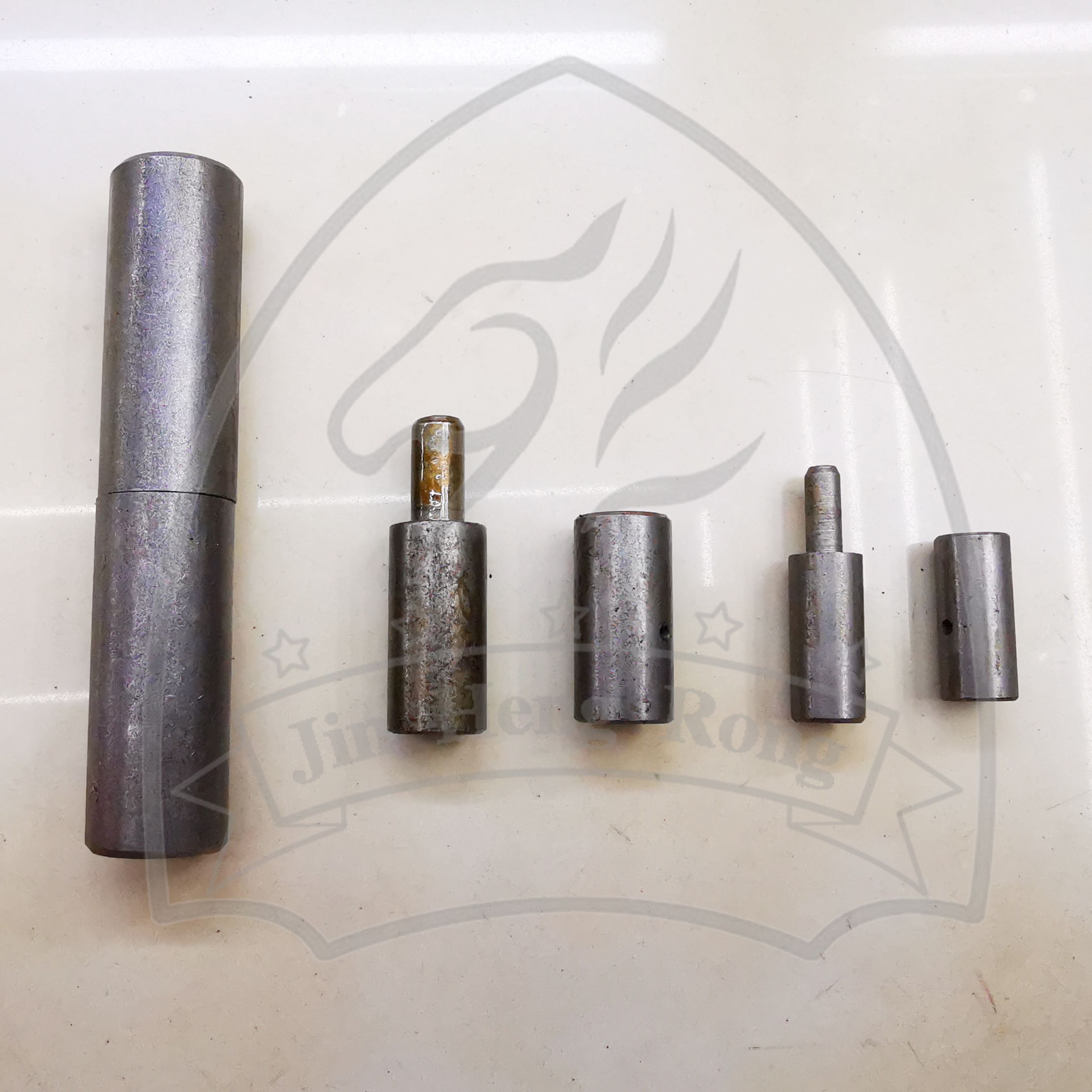 Cylindrical door shaft welded hinge door hinge iron hinge unloading door shaft hinge welded iron door shaft Specification drawing
