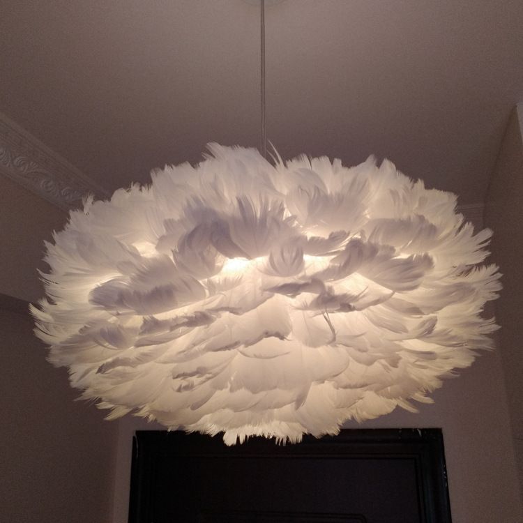 Romantic chandelier in bedroom, creative Nordic style, dining room, living room, wedding room, children's room, round feather lamp
