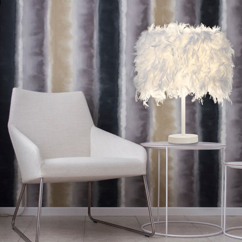 Creative simple European bedroom bed bed hotel boutique home button dimming LED white pole feather desk lamp