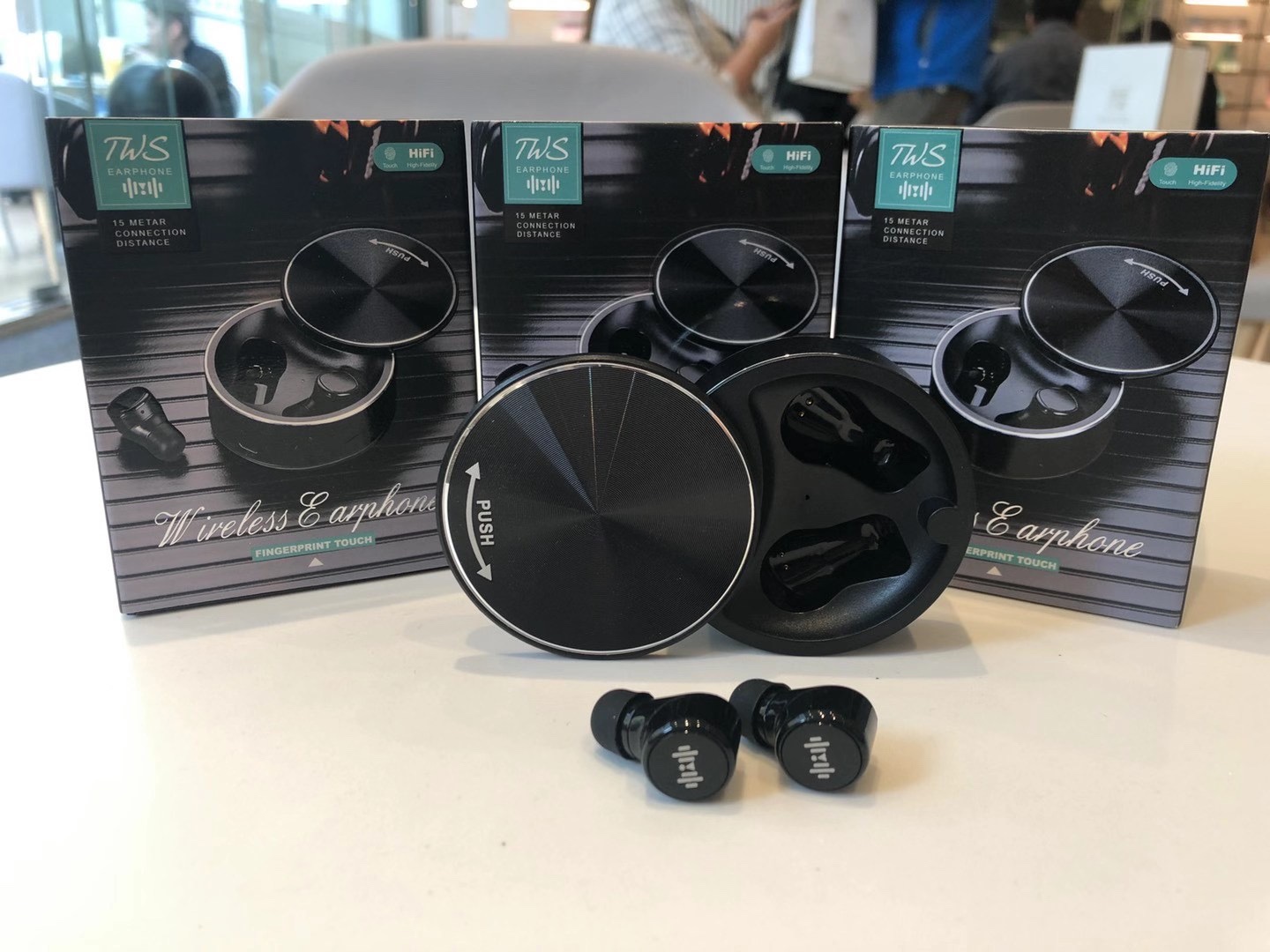 蓝牙耳机实物图