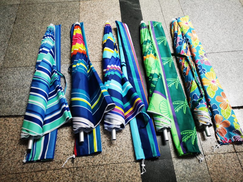 200CM aluminum pole beach umbrella, patterned silver glue polyester umbrella, high-grade zinc alloy steering center column umbrella detail image 7
