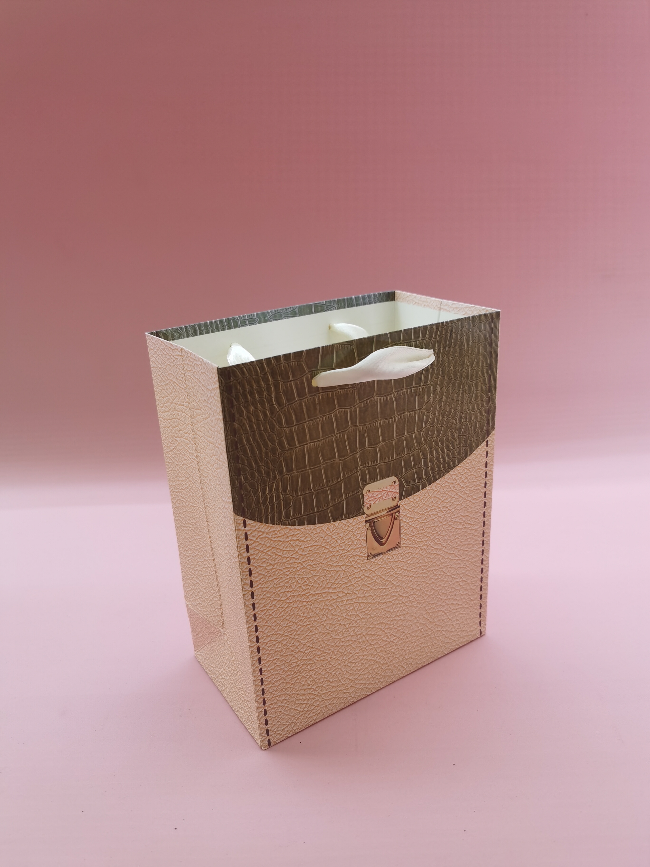 Factory direct sales of exquisite gift packaging bags and shopping bags detail image 4