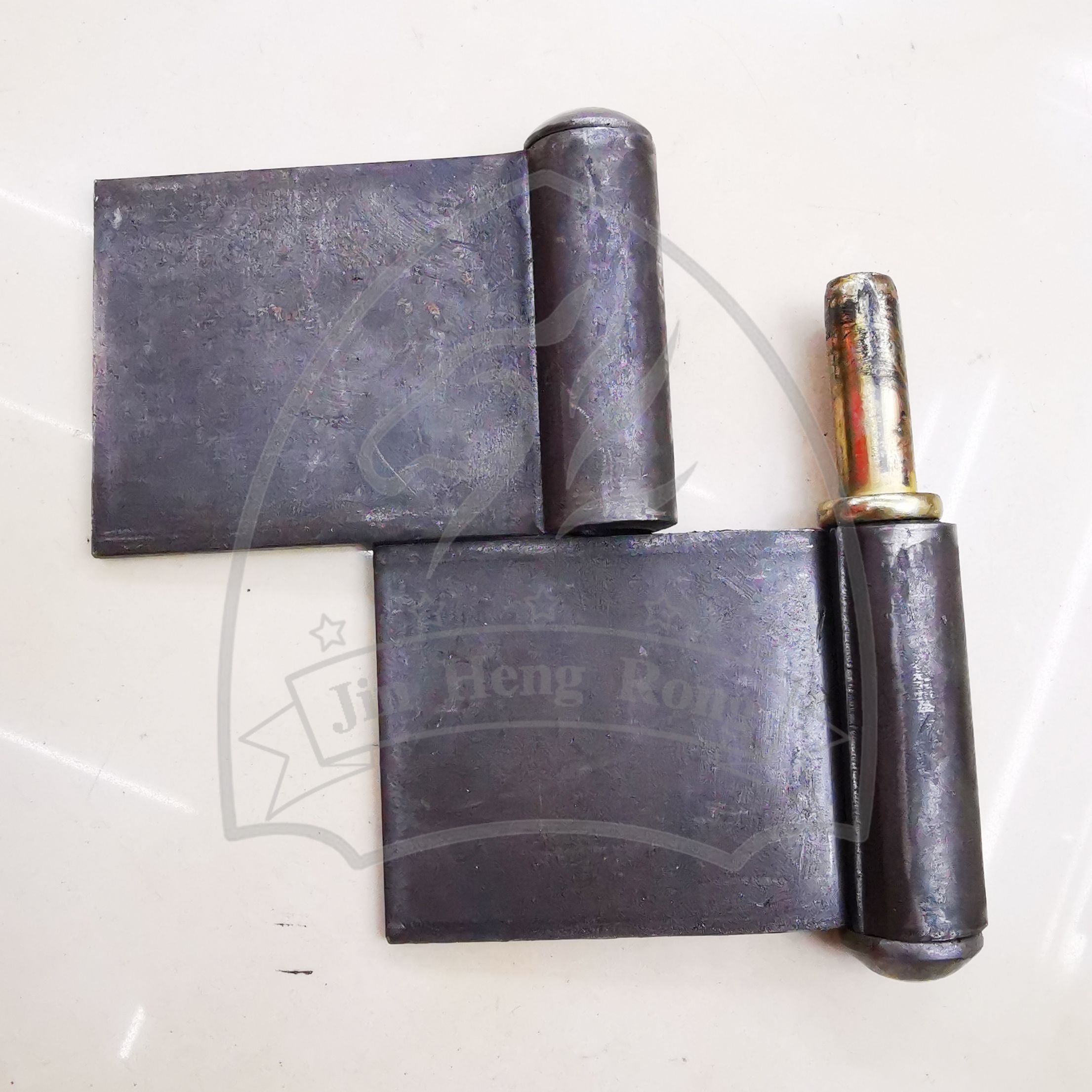 Heavy duty welded hinge door shaft unloading Door shaft hinge welding iron door shaft automobile heavy duty welded hinge details Picture