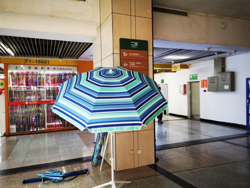 200CM aluminum pole beach umbrella, patterned silver glue polyester umbrella, high-grade zinc alloy steering center column umbrella detail image 6