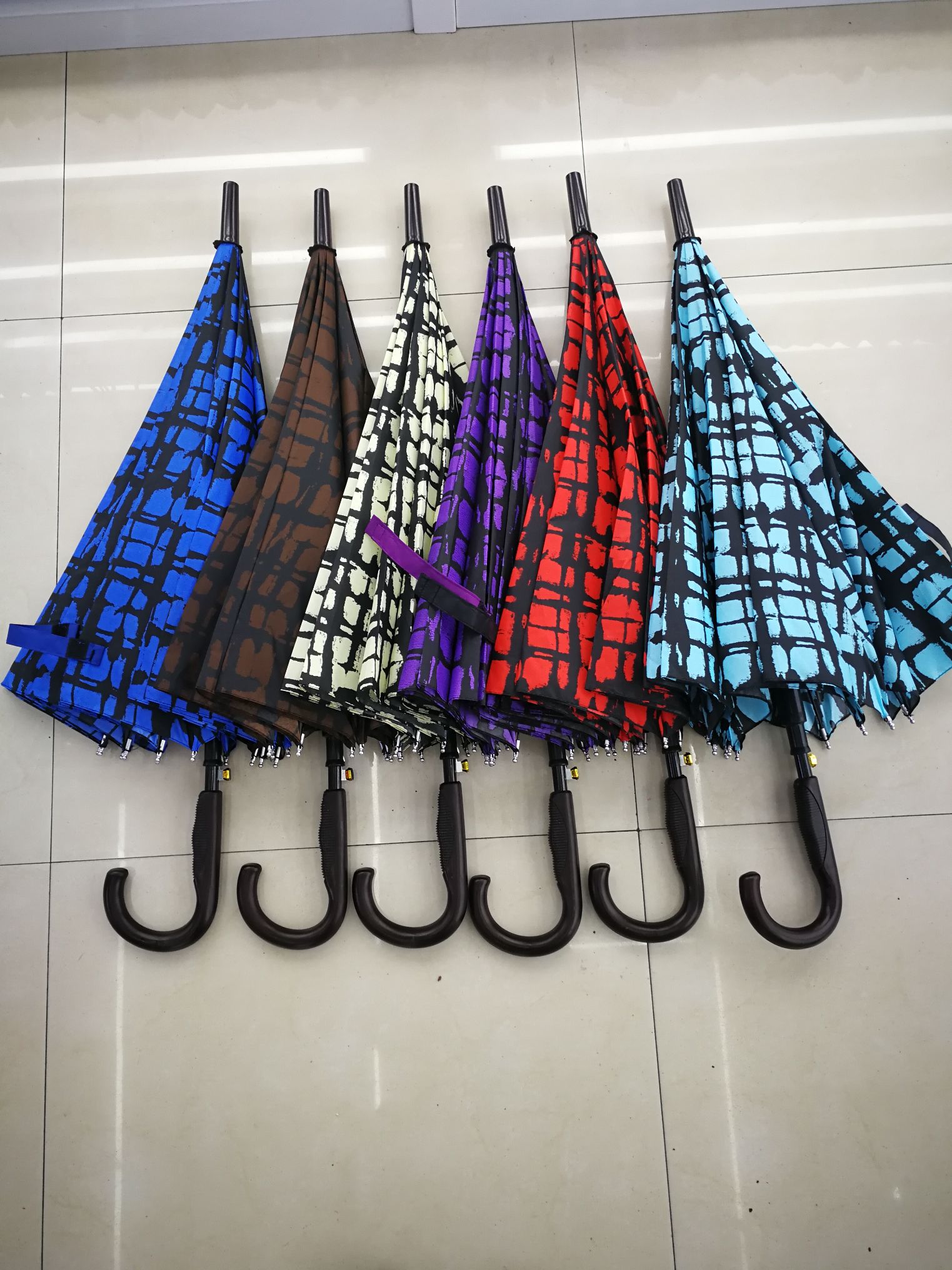 Wholesale of 10K long umbrellas, flower-patterned woven umbrellas, advertising umbrellas and export umbrellas from manufacturers Application Scenario