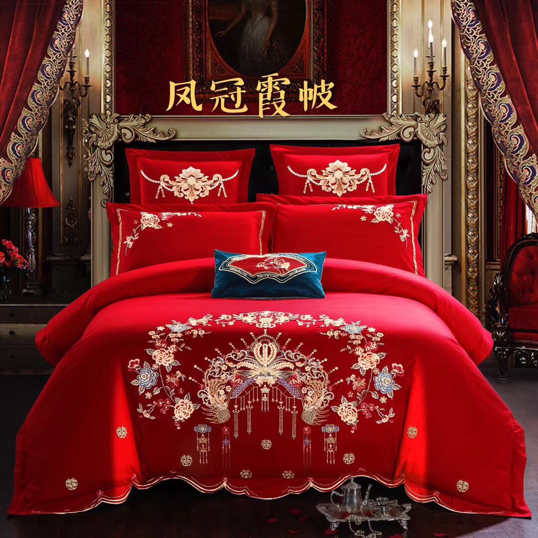 Cotton Big Red Wedding 4-Piece Set undefined
