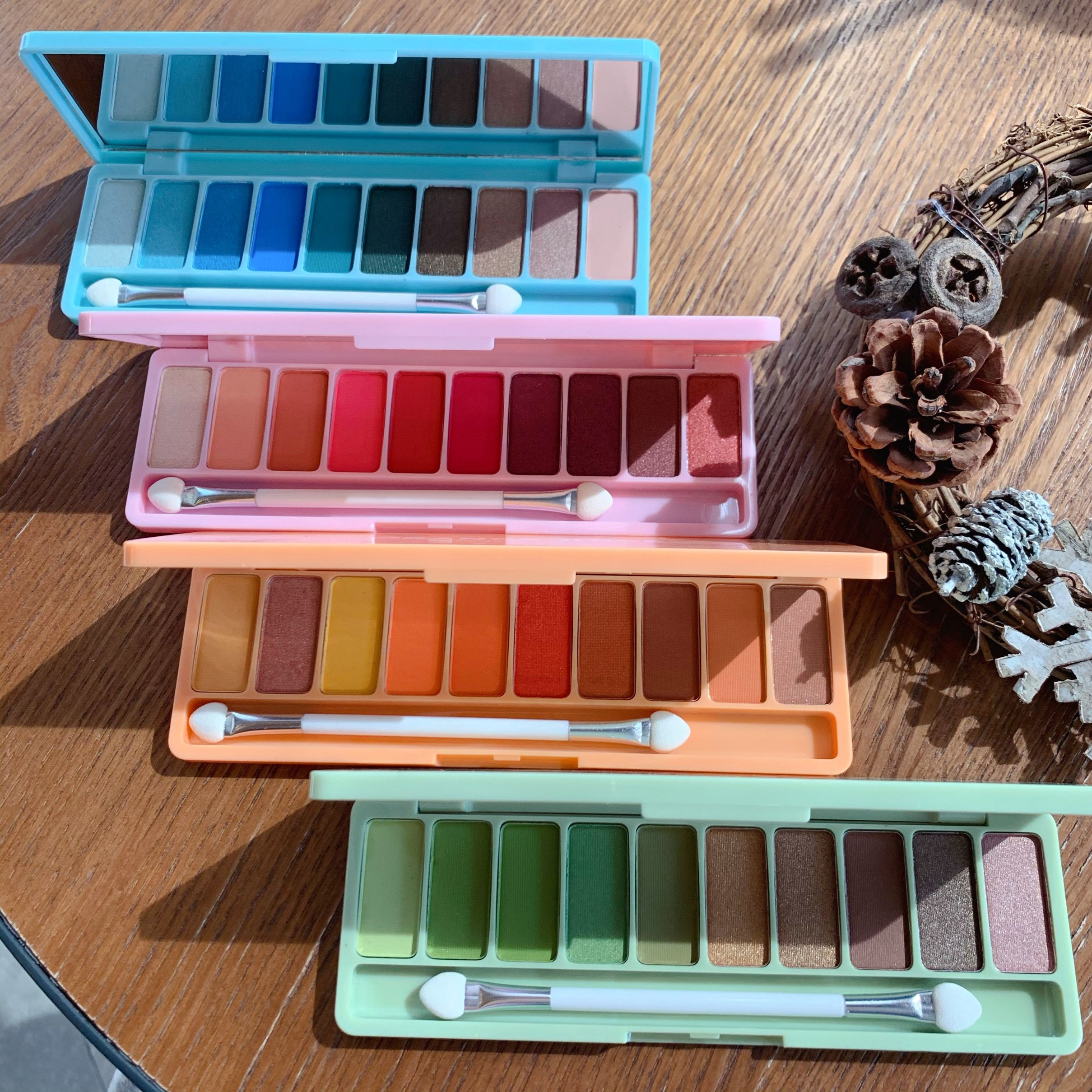 For Me Only Ten Shades Of Eyeshadow Application Scenario