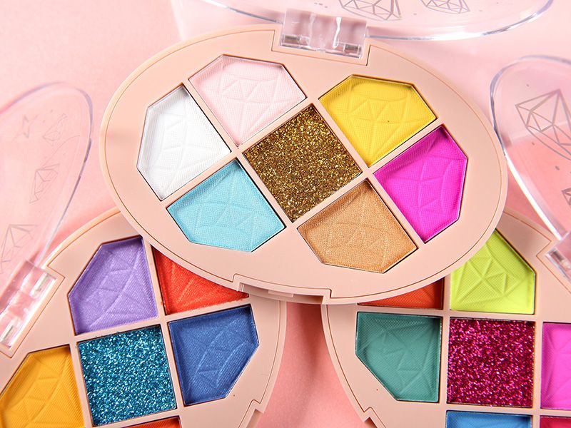 For Me Only 7 Shades Of Eyeshadow Application Scenario