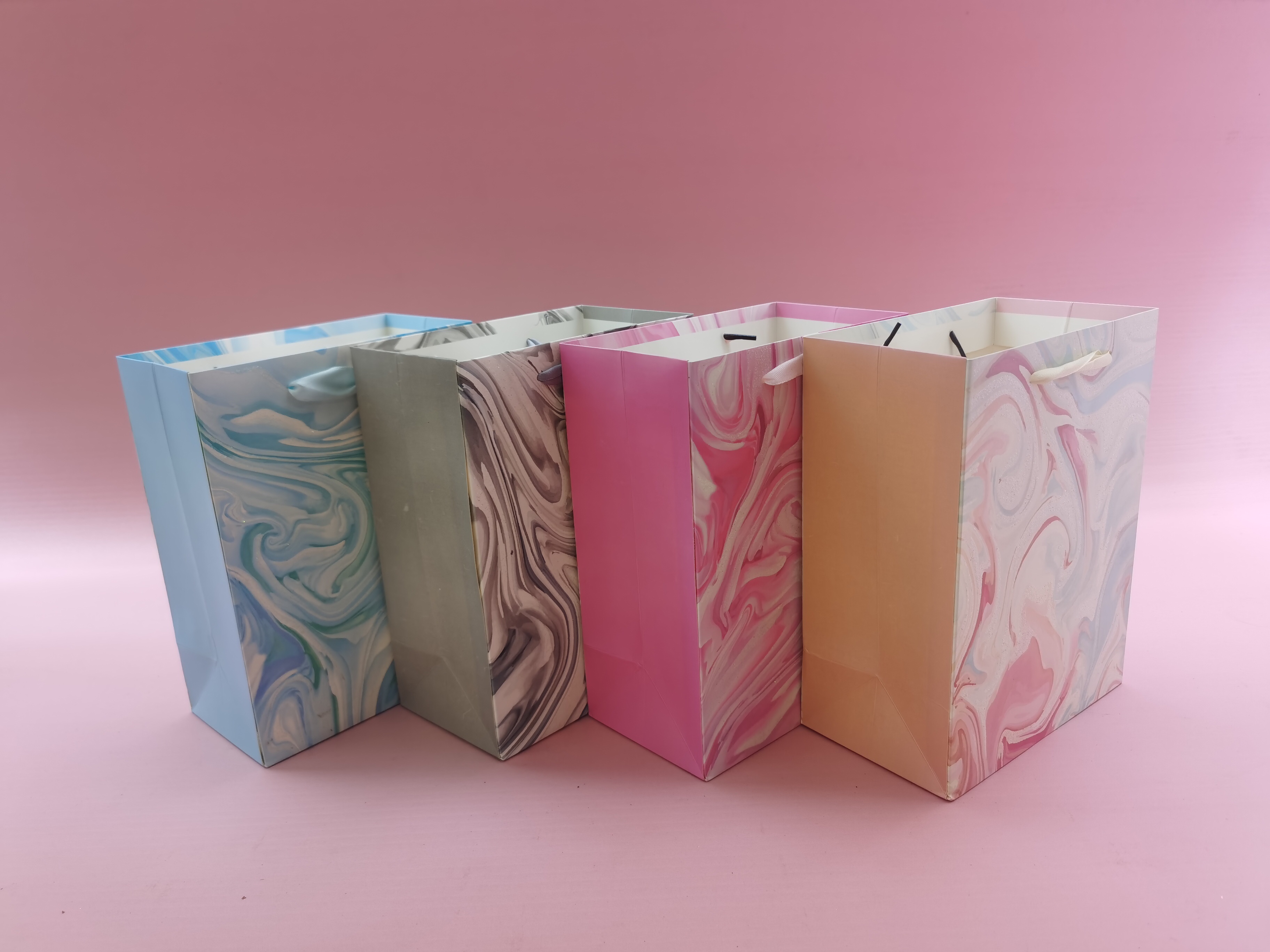 In-stock paper bags and gift bags details Picture