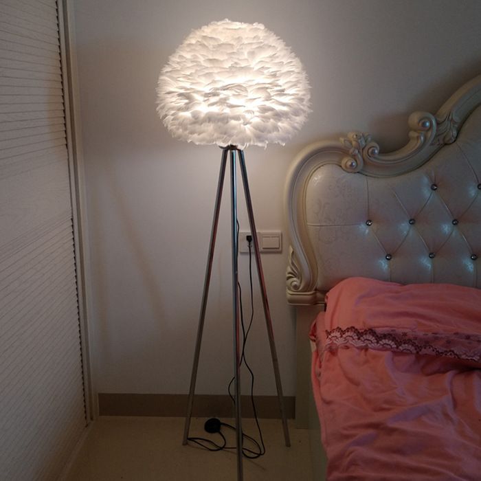 Feather floor lamp sitting room three-proned hemispheric cloud creative simple modern Nordic bedroom bedside standing table lamp