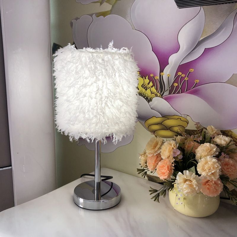 European-style bedroom, truly imitating feather lamp, princess room, modern and simple desk, eye-protecting and warm, small feather bedside lamp Specification image
