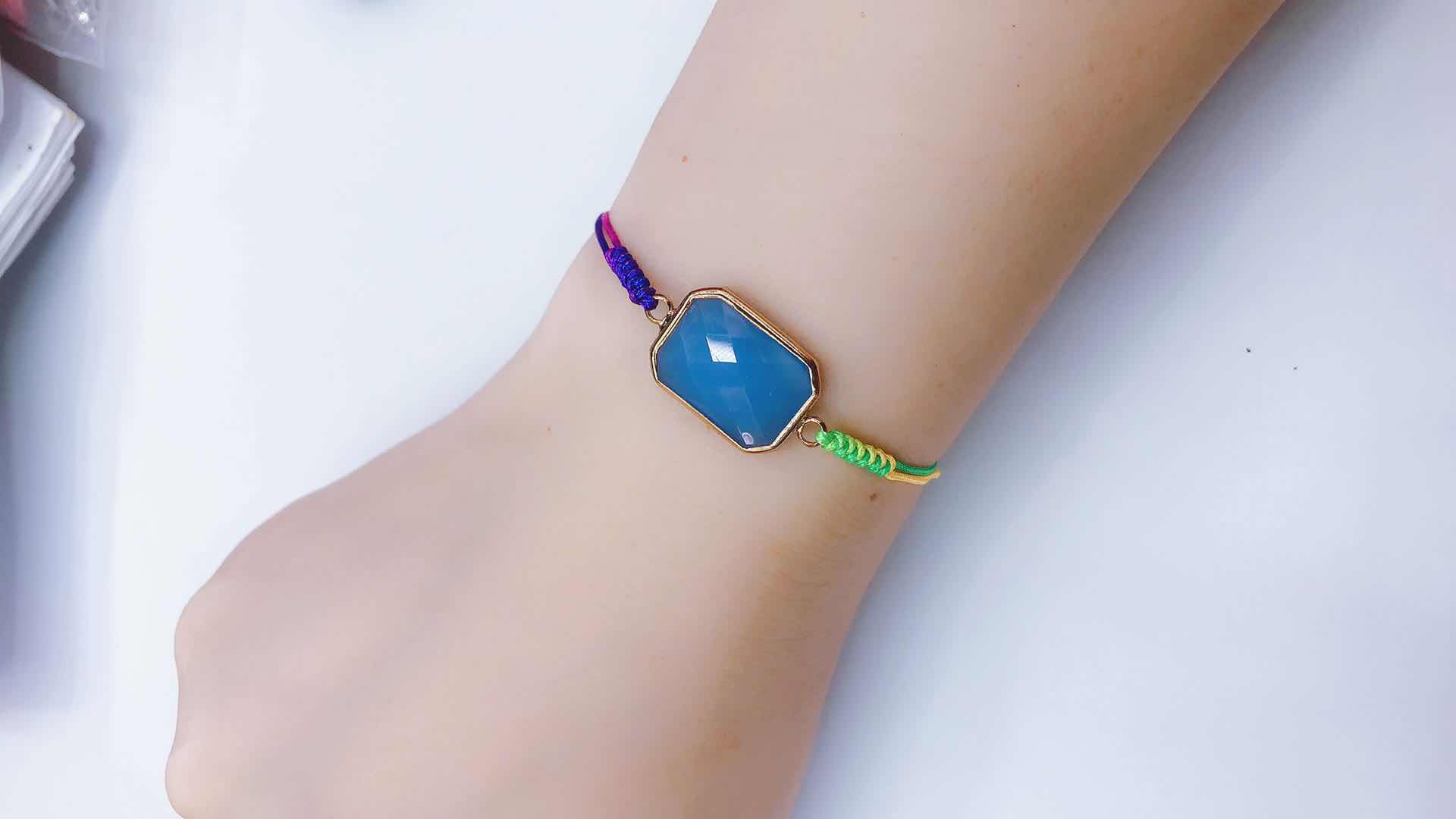 The size of the snake knot circular crystal bracelet can be adjusted by 28 Specification image