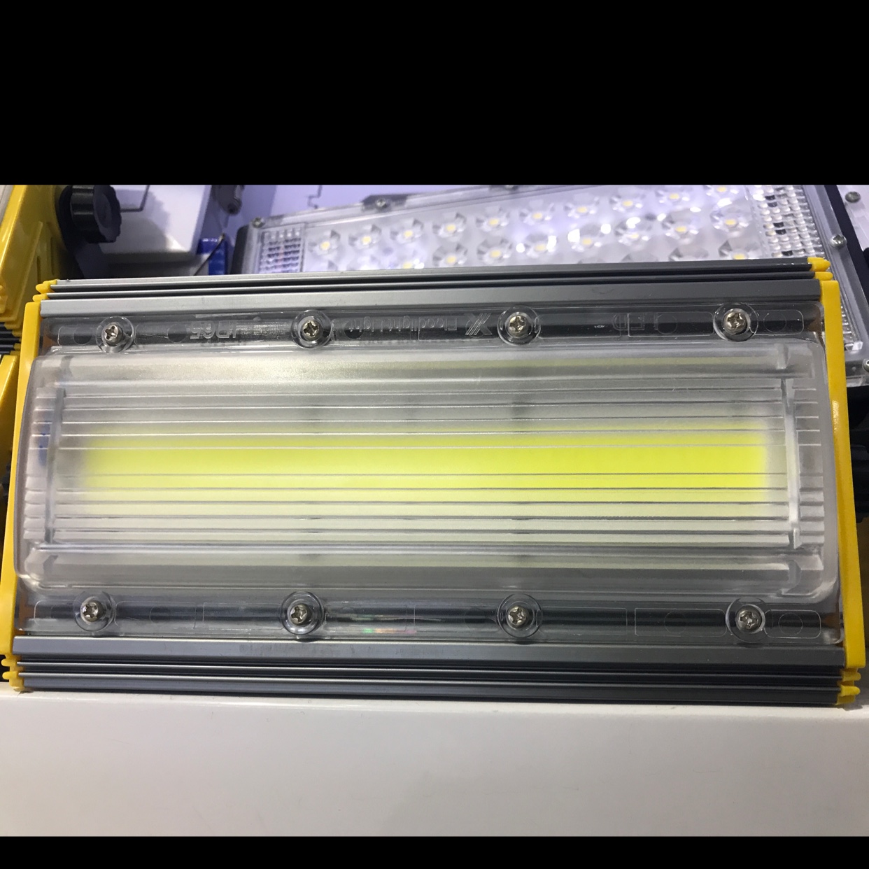 Outdoor Lighting Waterproof Highlight Floodlight details Picture