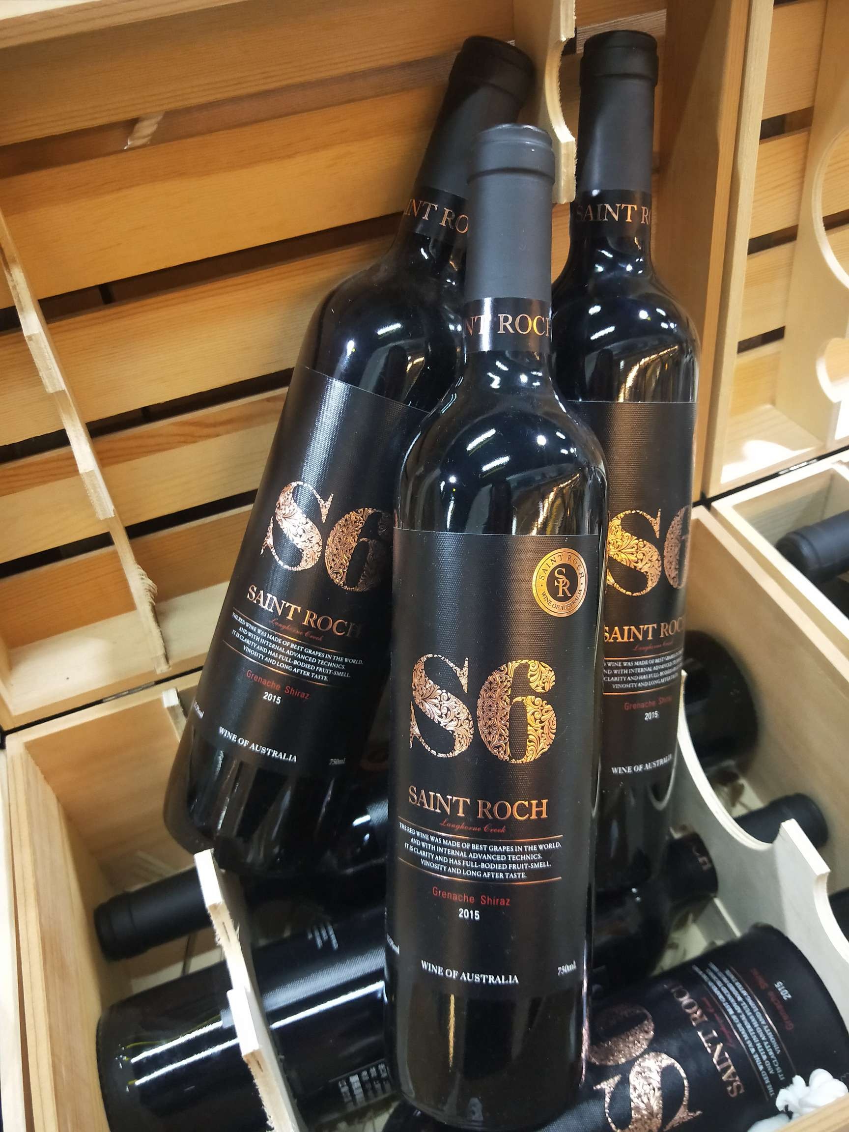 Original imported Sunnoc s6 Shiraz Cabernet Sauvignon Dry Red wine in its original bottle detail image 4