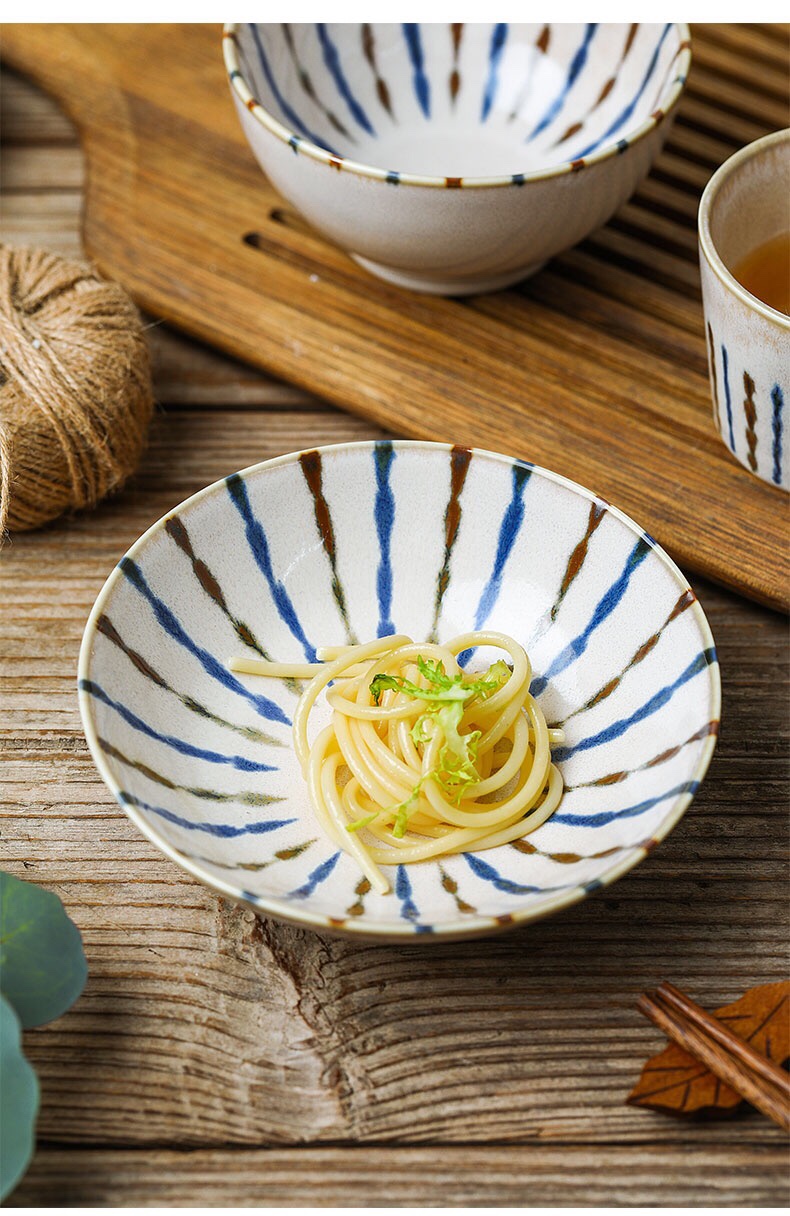 A 6.3 ramen bowl imported from Japan, featuring Mino yakitori detail image 6