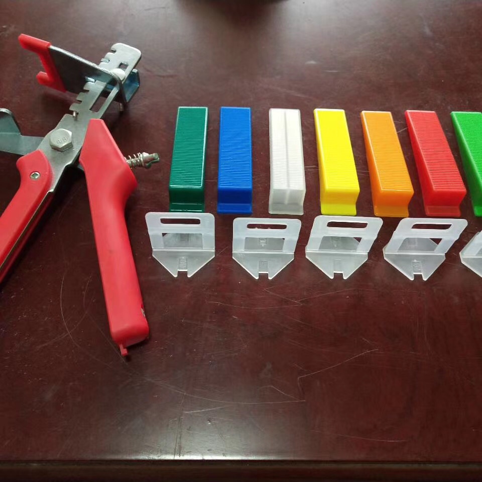 瓷砖找平器，调平器白底实物图