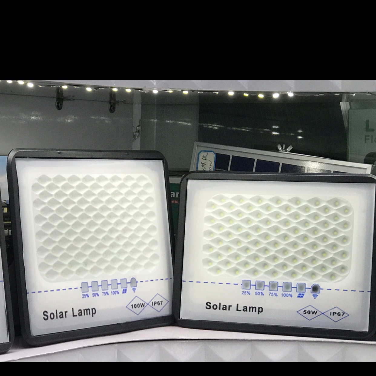 Outdoor Floodlight Streetlight Solar Floodlight Waterproof details Picture