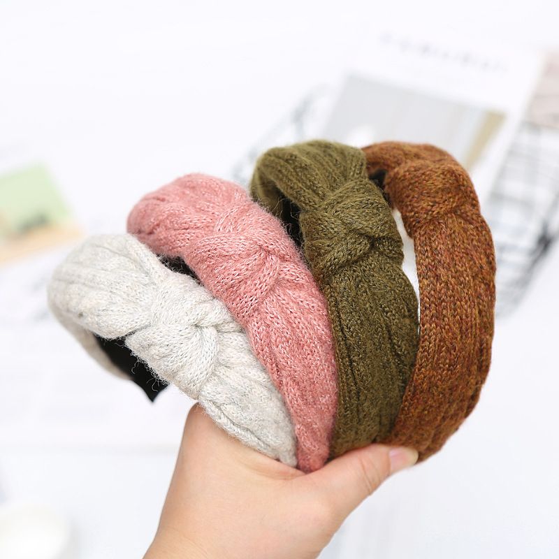 Cross-border new autumn and winter hair accessories retro wool braid knotted headband Amazon explosive wide edge plush headdress Item Picture