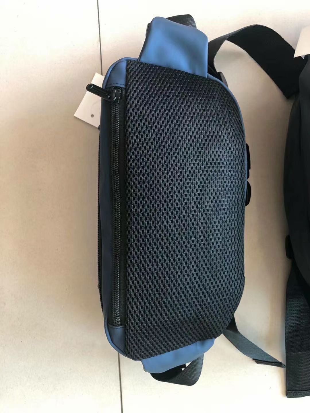 最新时尚男女腰包产品图