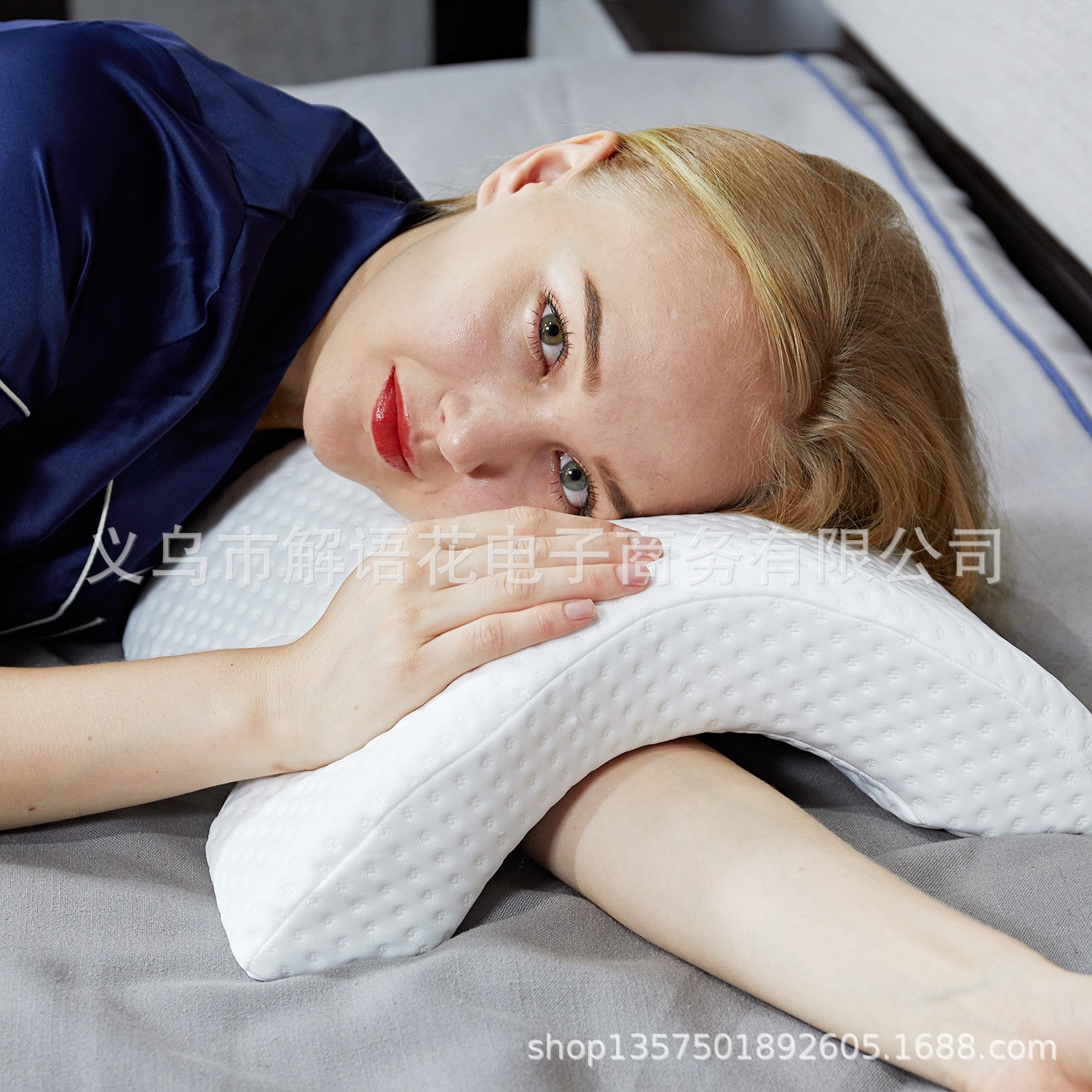厂家直销 外贸新款 情侣枕 X型枕 慢回弹记忆棉枕芯 跨境爆款详情图8