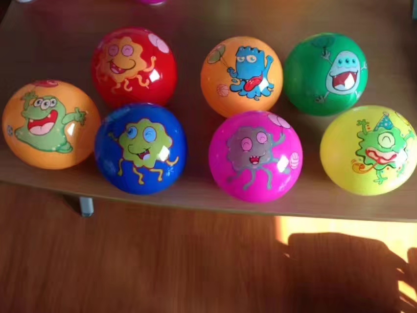 60克加厚的贴标球贴卡通标 数字标各种卡通人物PVC弹力卡通图案混花球详情18