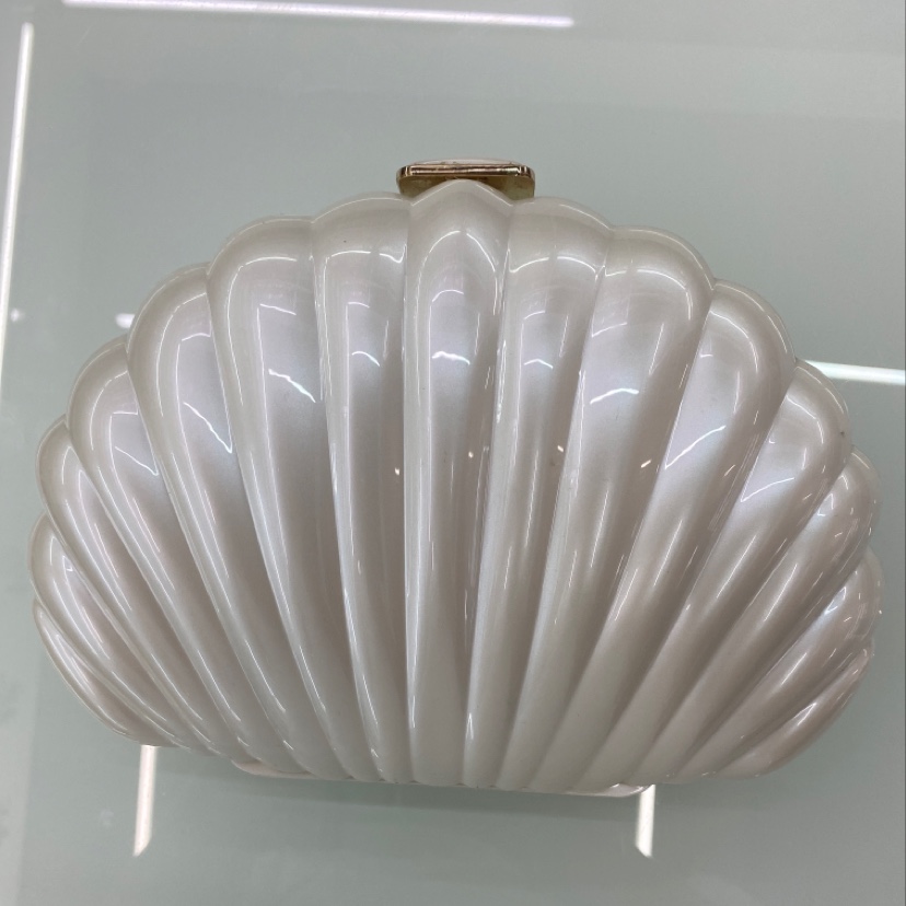 高档贝壳亚克力手拿晚宴包