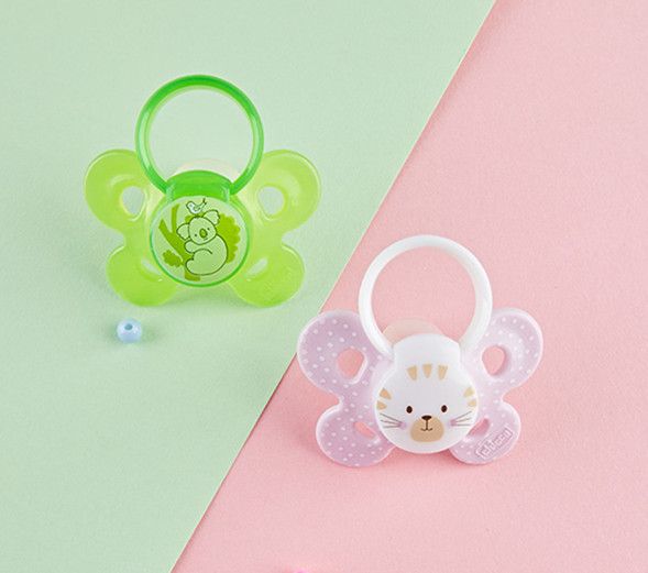 Chicco Imported Baby Butterfly Bionic Silicone Pacifier 12M+ Pink Green Application Scenario