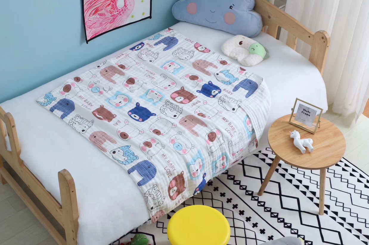 Six-layer high-density children's quilt