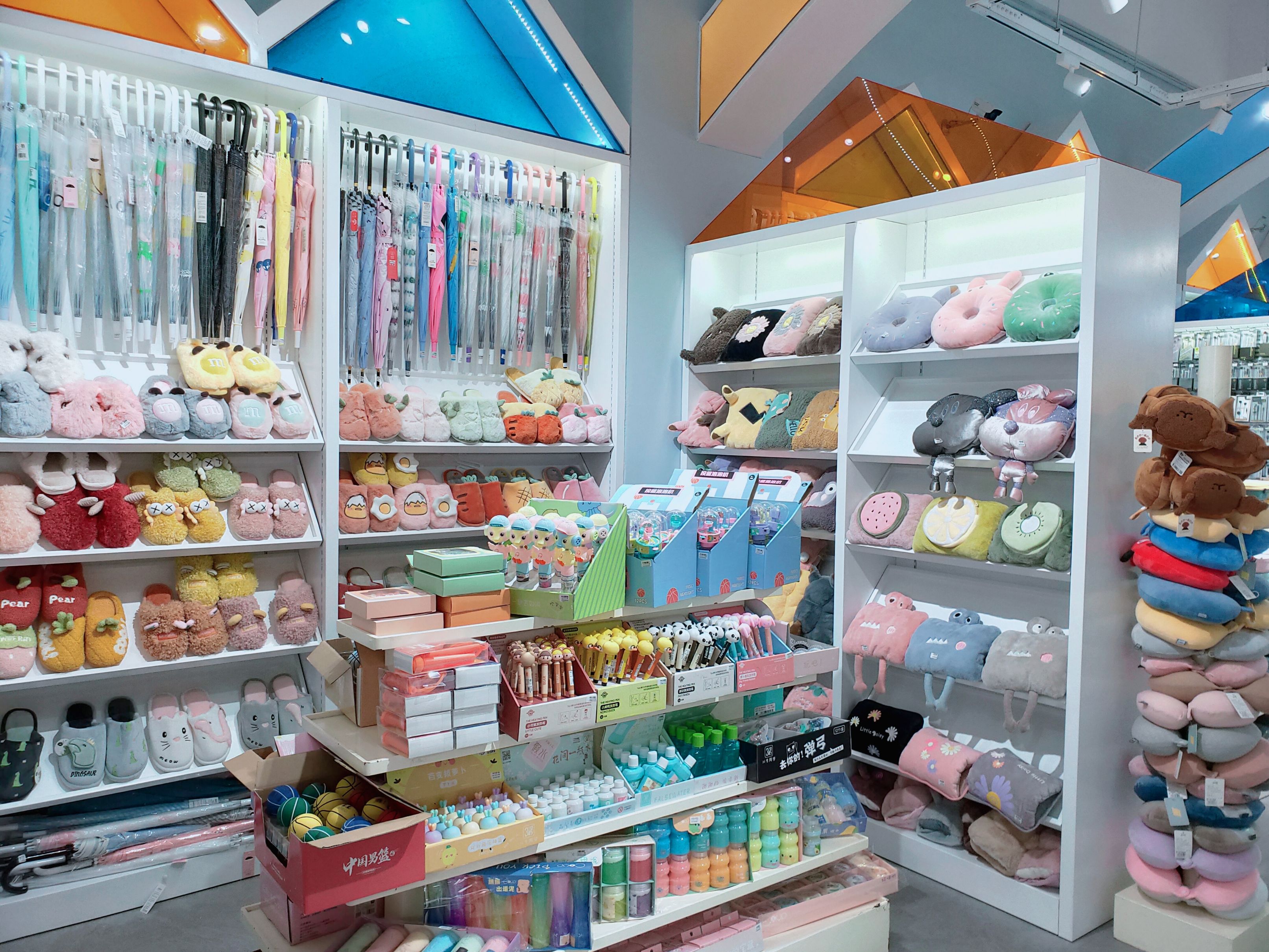 Yiwu Chuxin Yipin Fine Department Store describe pic - 3