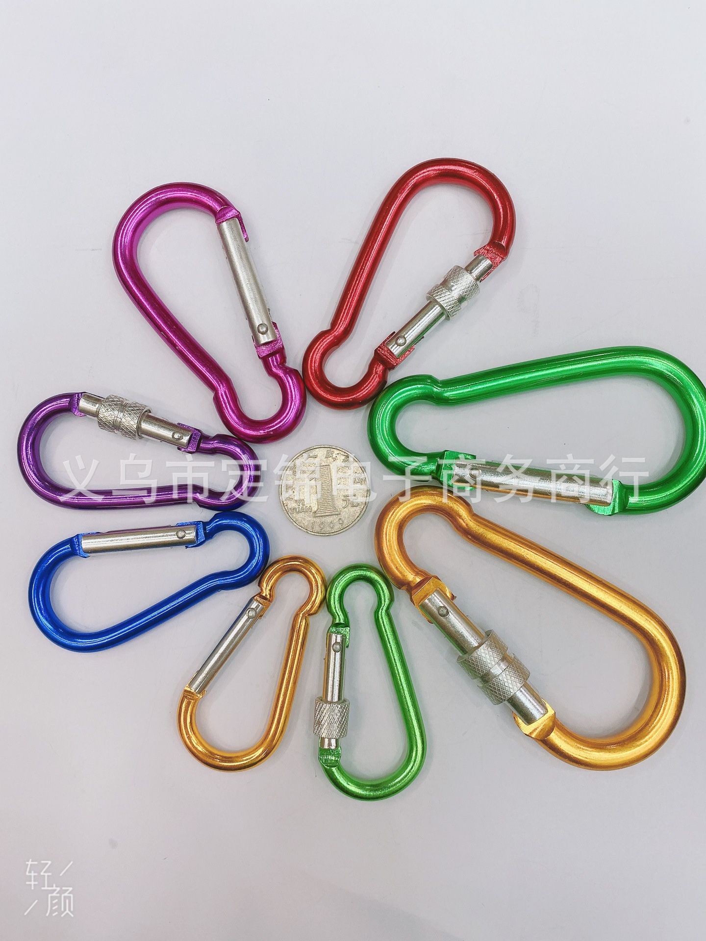 6、7、8、9登山扣葫芦锁白底实物图