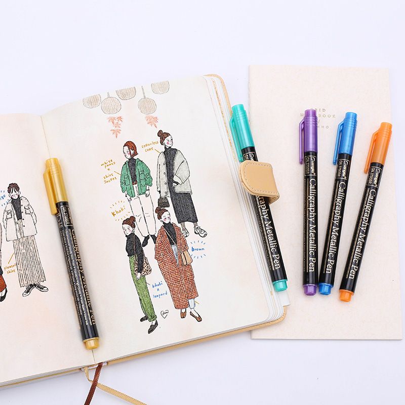 Cross-border exclusive 3700-12 color hard-tipped metallic calligraphy pen, painting craft graffiti pen Application Scenario