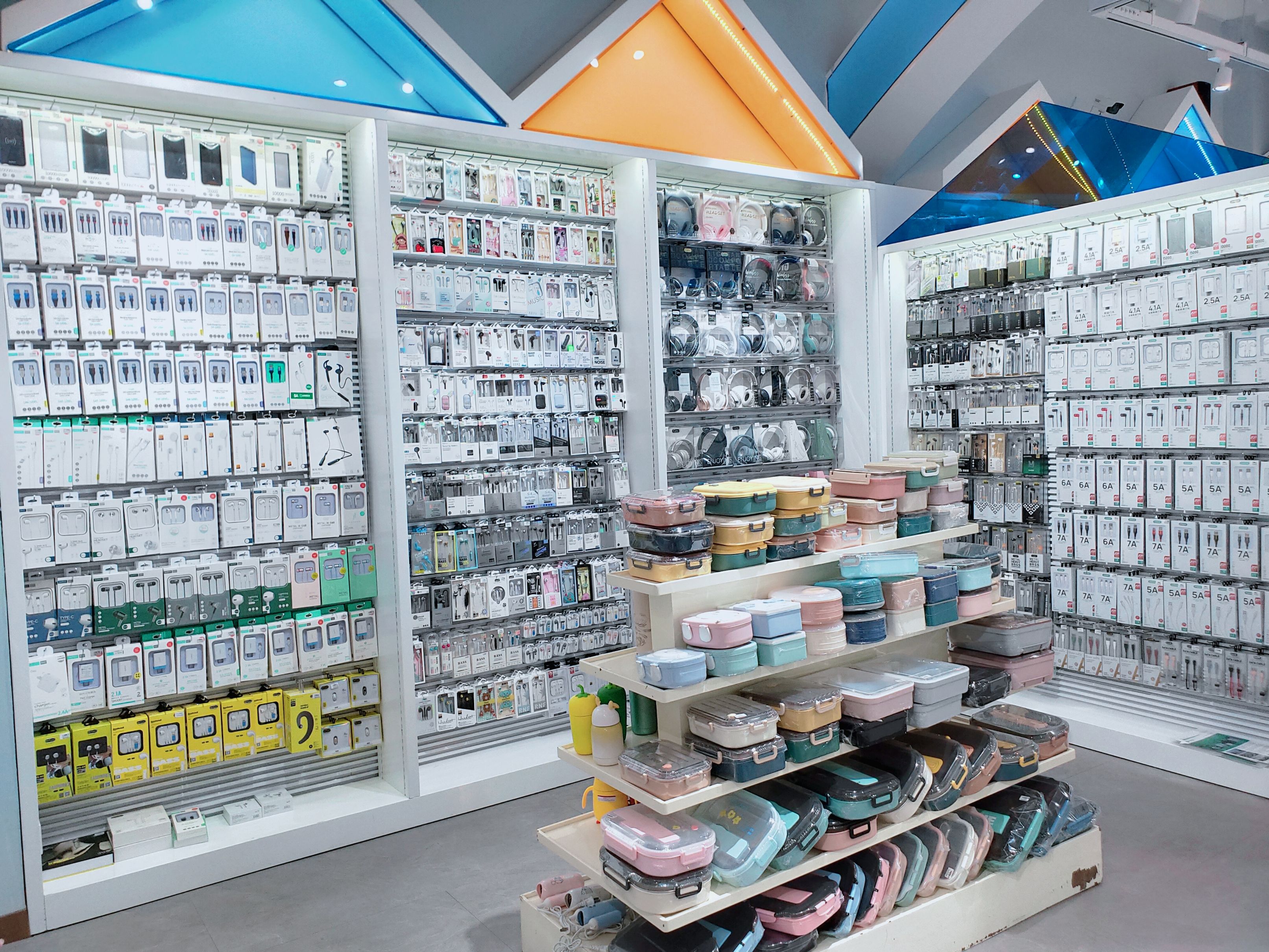 Yiwu Chuxin Yipin Fine Department Store describe pic - 2