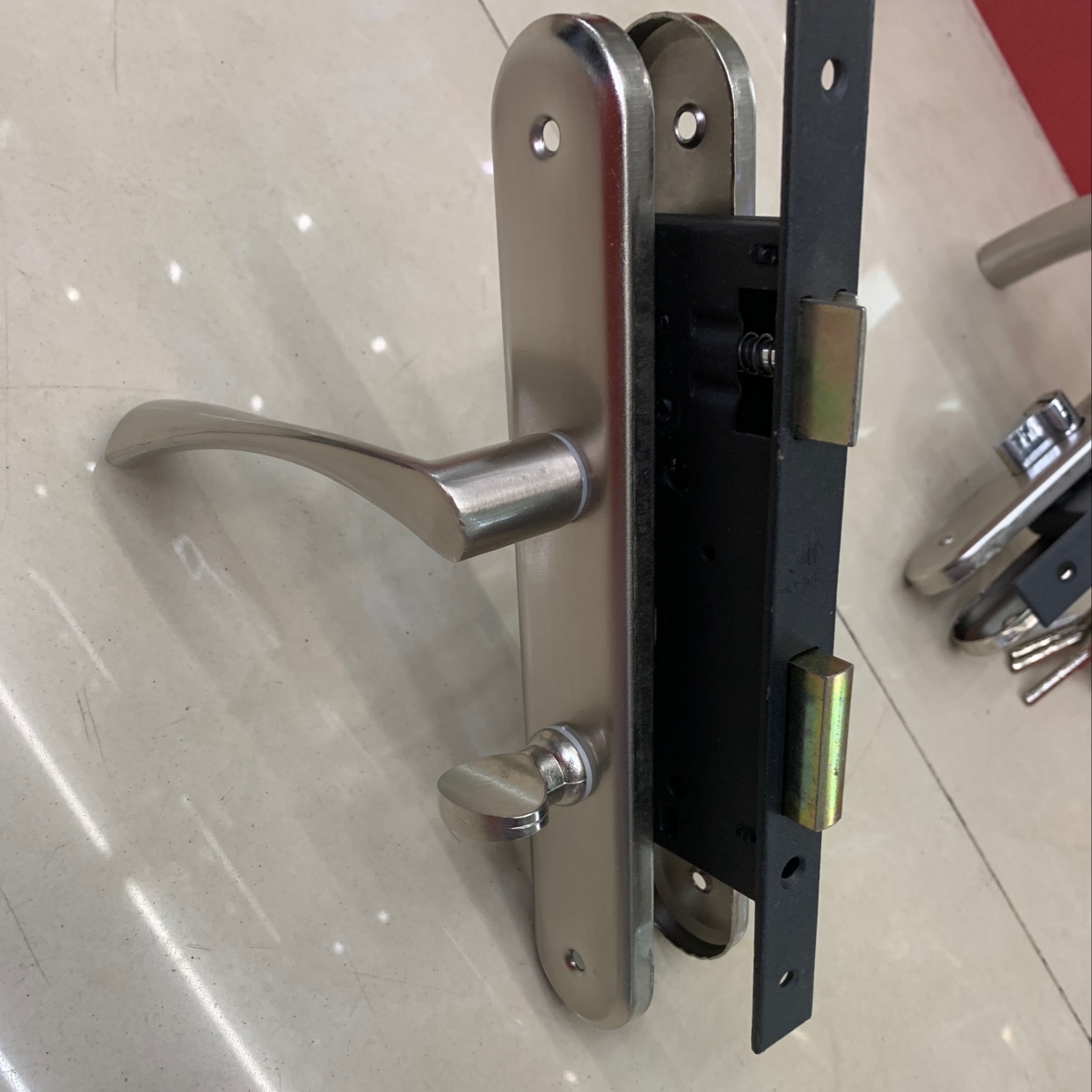 مقبض الباب