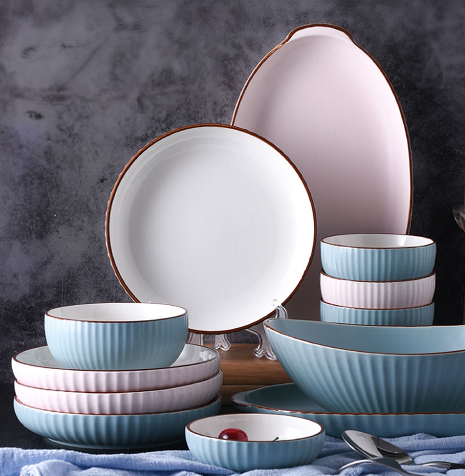 Yiwu Selection 4.5 inch elegant disc - pink/blue #/65694 full figure