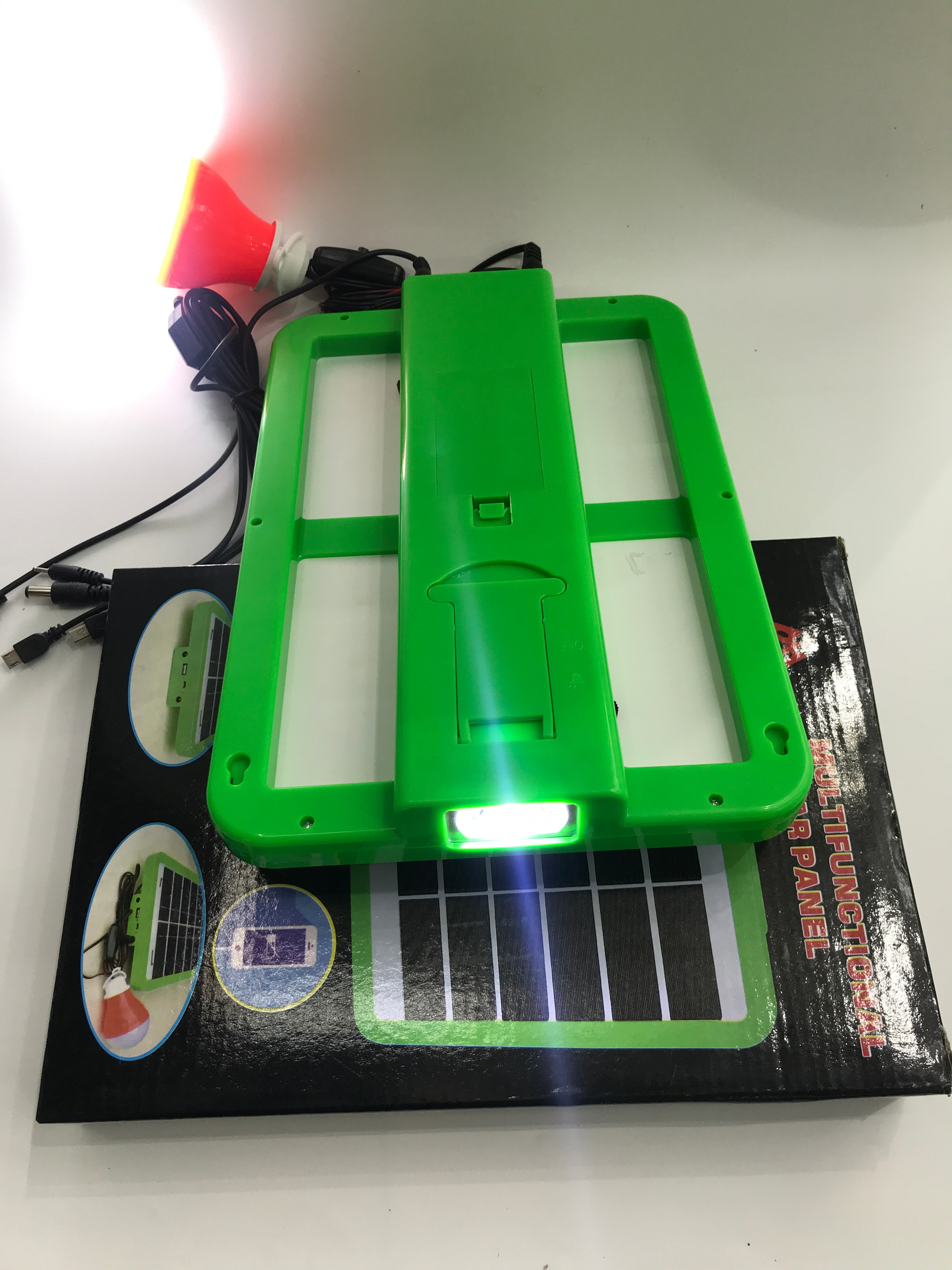 小太阳能电池板带一拖五USB手机充电带灯5 w组功率小型板子详情图4